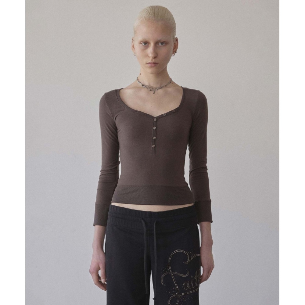 スカルプターコテージボタンヘンリーブラウン