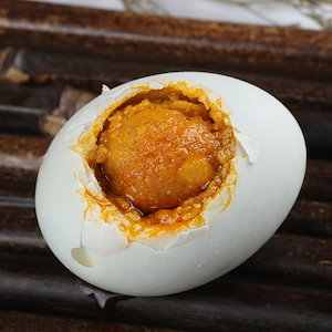 神丹牌鹹蛋6個入 咸鴨蛋 備蓄食 塩卵 茹で塩玉子 塩漬け卵 アヒルの卵 冷凍食品と同梱不可 中華食材 360g
