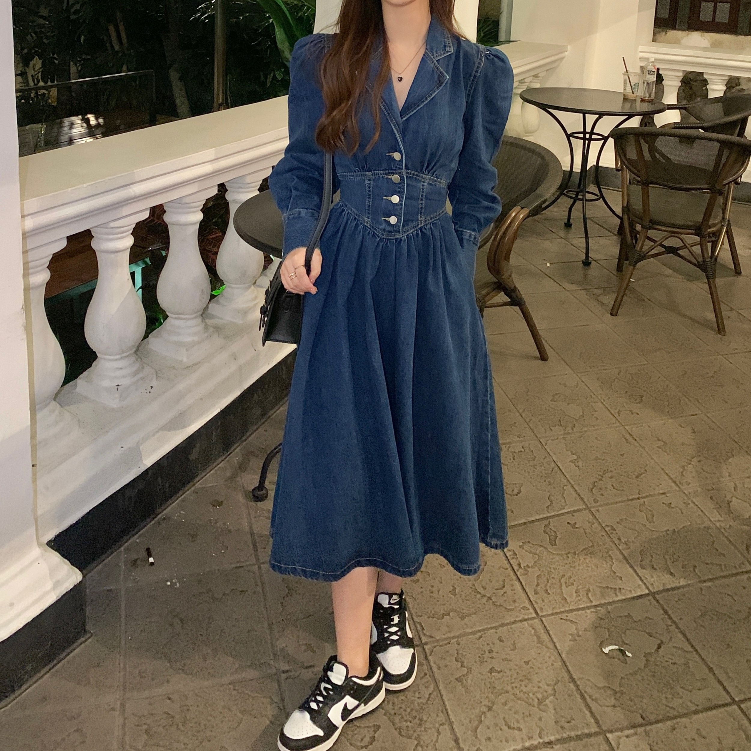 ワンピース デニムワンピース デニム Aラインワンピース ひざ丈 膝下 ミモレ ミモレ丈 袖あり 長袖ワンピース Vネック 襟付き フレア Aライン ウエストマーク ハイウエスト かわいい 大人可愛い