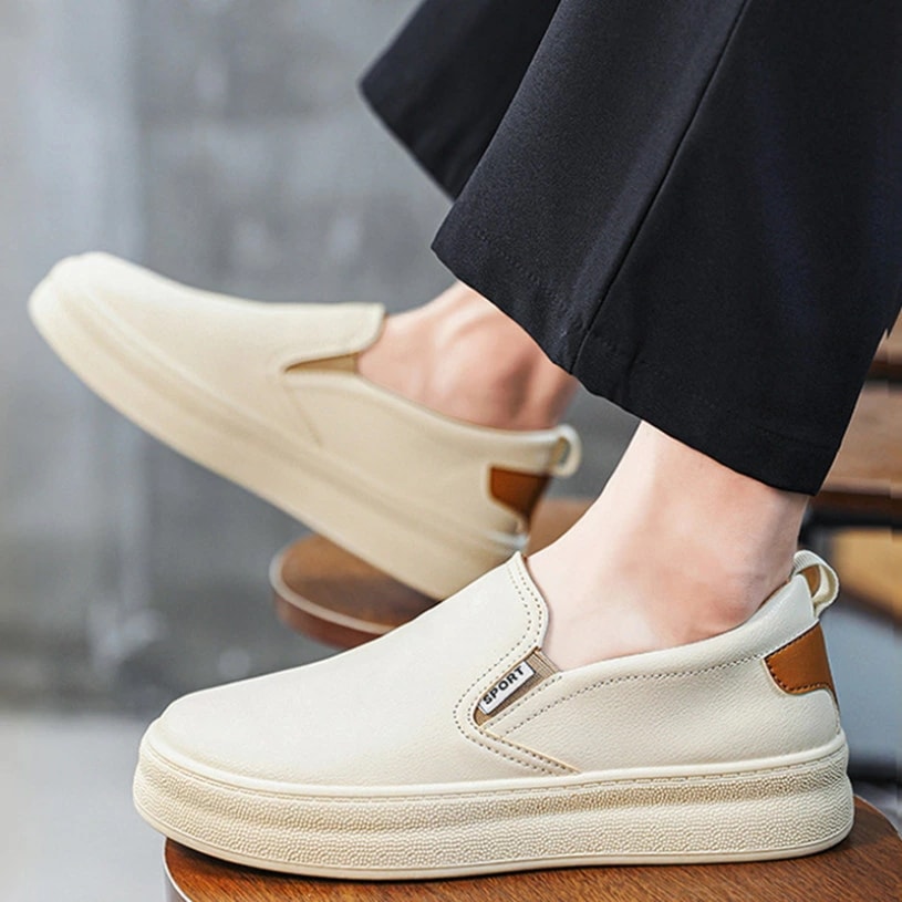 クーポン スニーカー メンズ 白 厚底 カジュアルシューズ スポーツシューズ 超軽量 ウォーキングシューズ 通勤 通学 日常着用 疲れない シューズ 仕事 抗菌防臭 滑りにくい メンズ 靴 大人 散歩