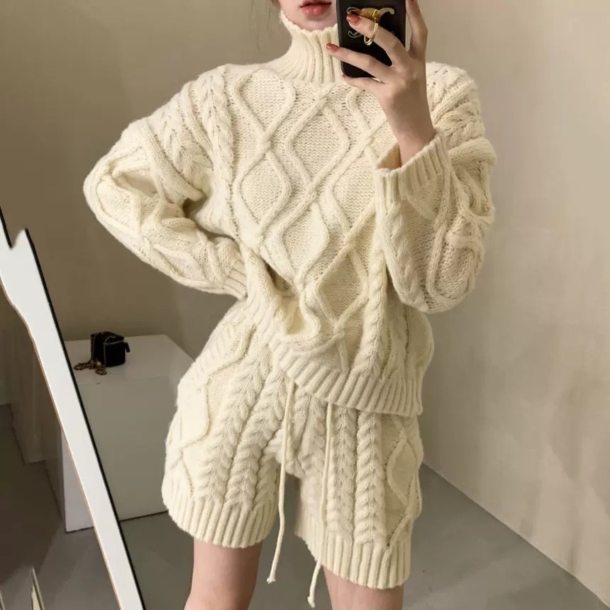 セットアップ セーター ハイネック ケーブル編み ハーフパンツ ニット 長袖 2点セット 上下セット 韓国 レディース ハイウエスト かわいい 可愛い 大人可愛い きれいめ シンプル