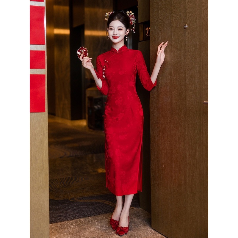 チョンサムドレスブライド2025レッドエンゲージメントドレスホームバンケット新しいチャイニーズスタイルの長袖ウェディングドレス