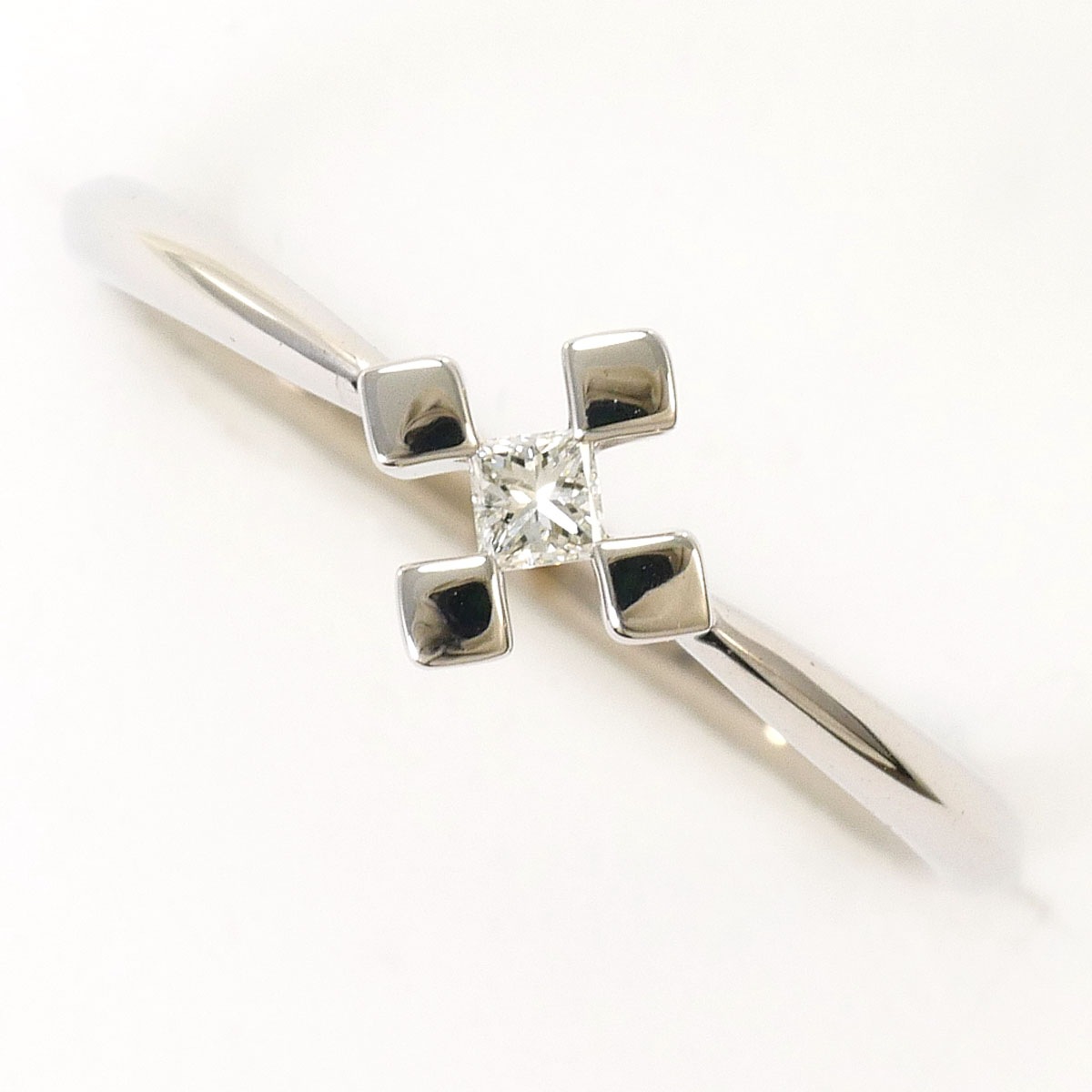 K18 18金 WG ホワイトゴールド リング・指輪 10号 ダイヤモンド（ct刻印なし） 総重量約1.7g 中古