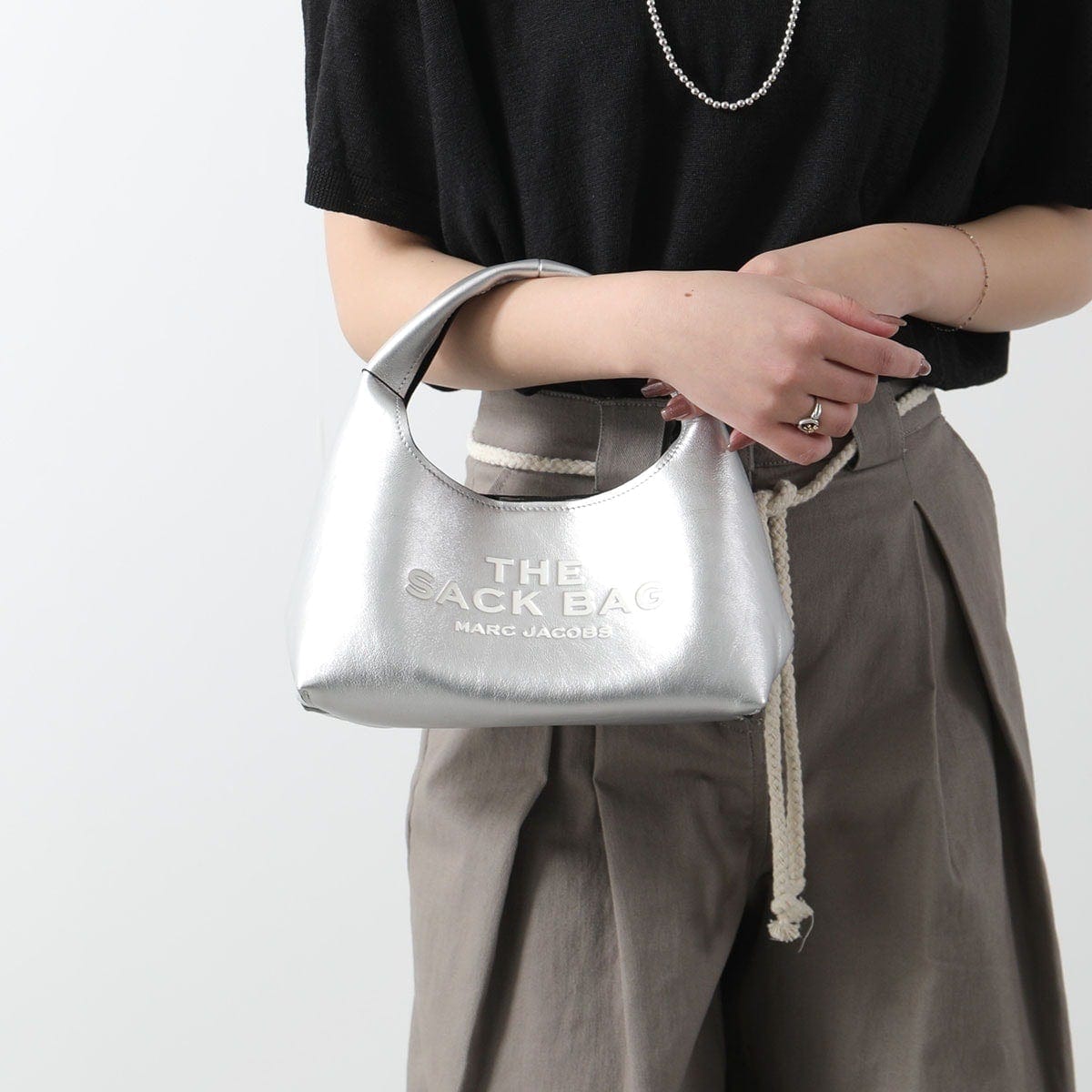 MARC JACOBS マークジェイコブス ハンドバッグ 2F4HSH019H04 レディース ザ メタリック サック バッグ ミニ ロゴ レザー ポーチ付き 【mega】