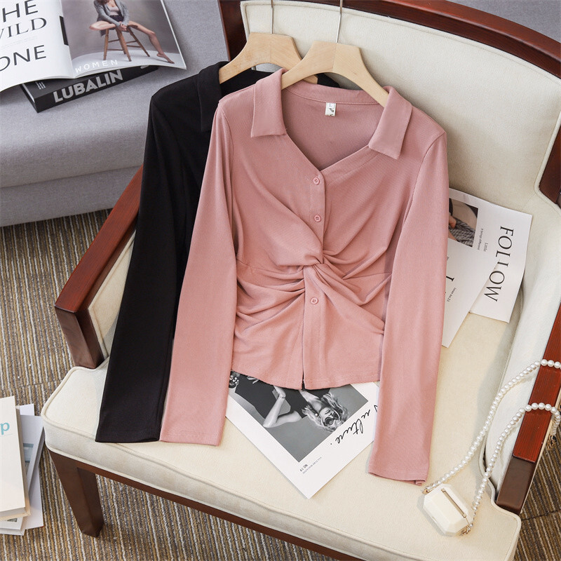 フロントツイスト スキッパー トップス ブラウス カットソー ミディアム丈 長袖 襟付き Vネック フロントボタン ねじりデザイン 前開き かわいい 大人可愛い シンプル カジュアル きれいめ 上品