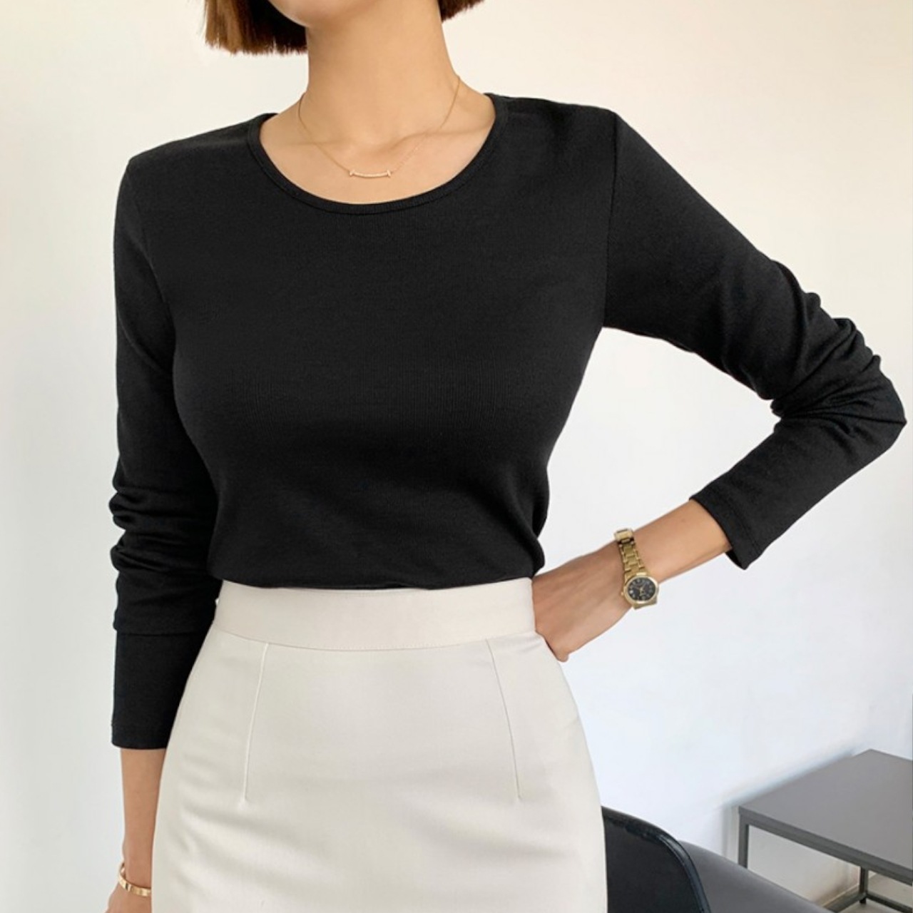 ベーシック Tシャツ カットソー 長袖 Uネック スリム タイト 大人可愛い シンプル カジュアル 大人 上品 かっこいい 大人女子 こなれ感 ラフ スポーティー クール モード系 セクシー 抜け感