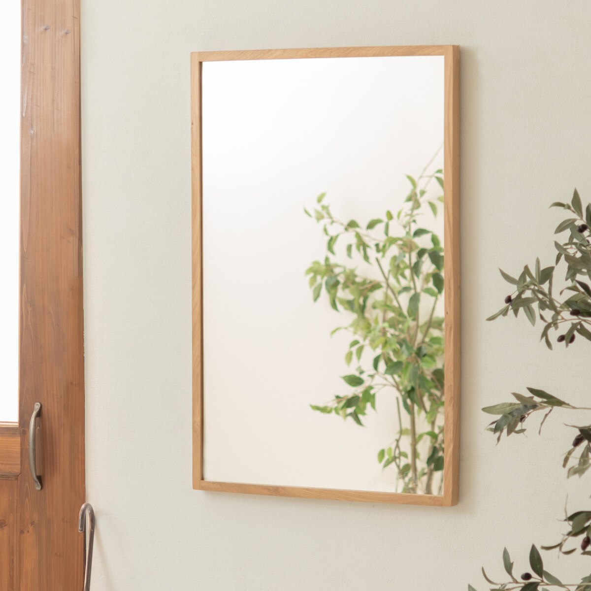ウォールミラー 幅58cm 長方形 木製 木目 フレーム オーク材 壁掛けミラー 壁掛け 鏡 ミラー かがみ 飛散防止 5888cm シンプル ナチュラル おしゃれ 北欧 リビング 洗面 玄関