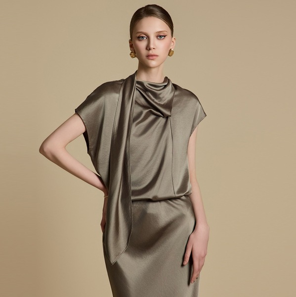 B3069 サテン ブラウス