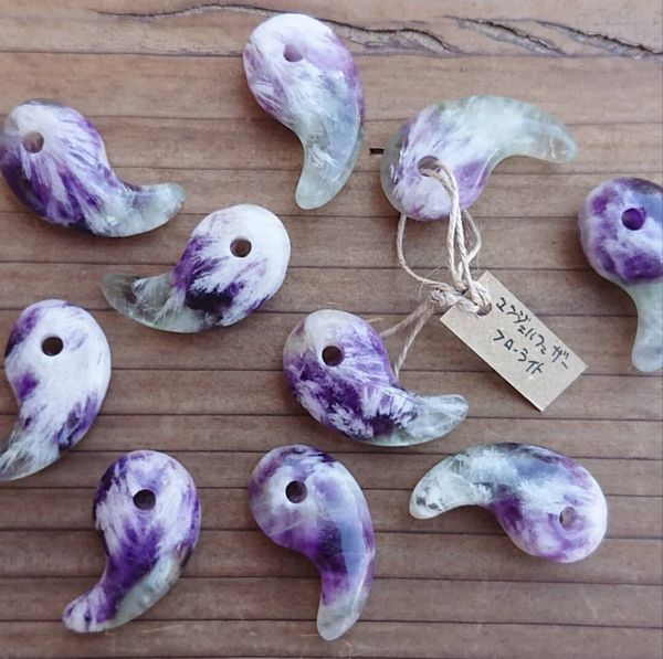 ビーズ アクセサリー用品 アクセサリー道具 材料 手芸 ハンドクラフト コレクション 勾玉 30mm