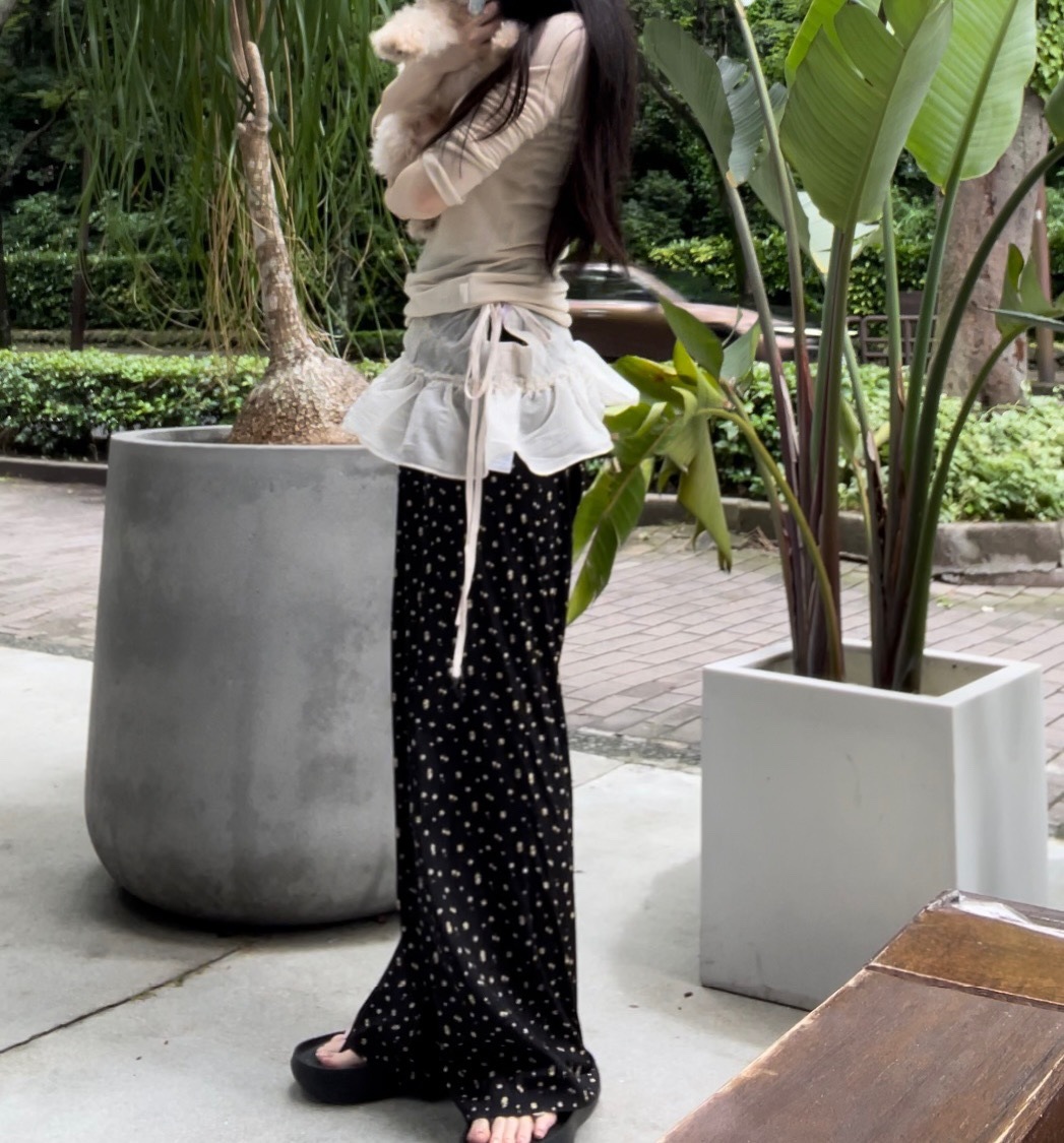 韓国　花柄　フラワーパンツ