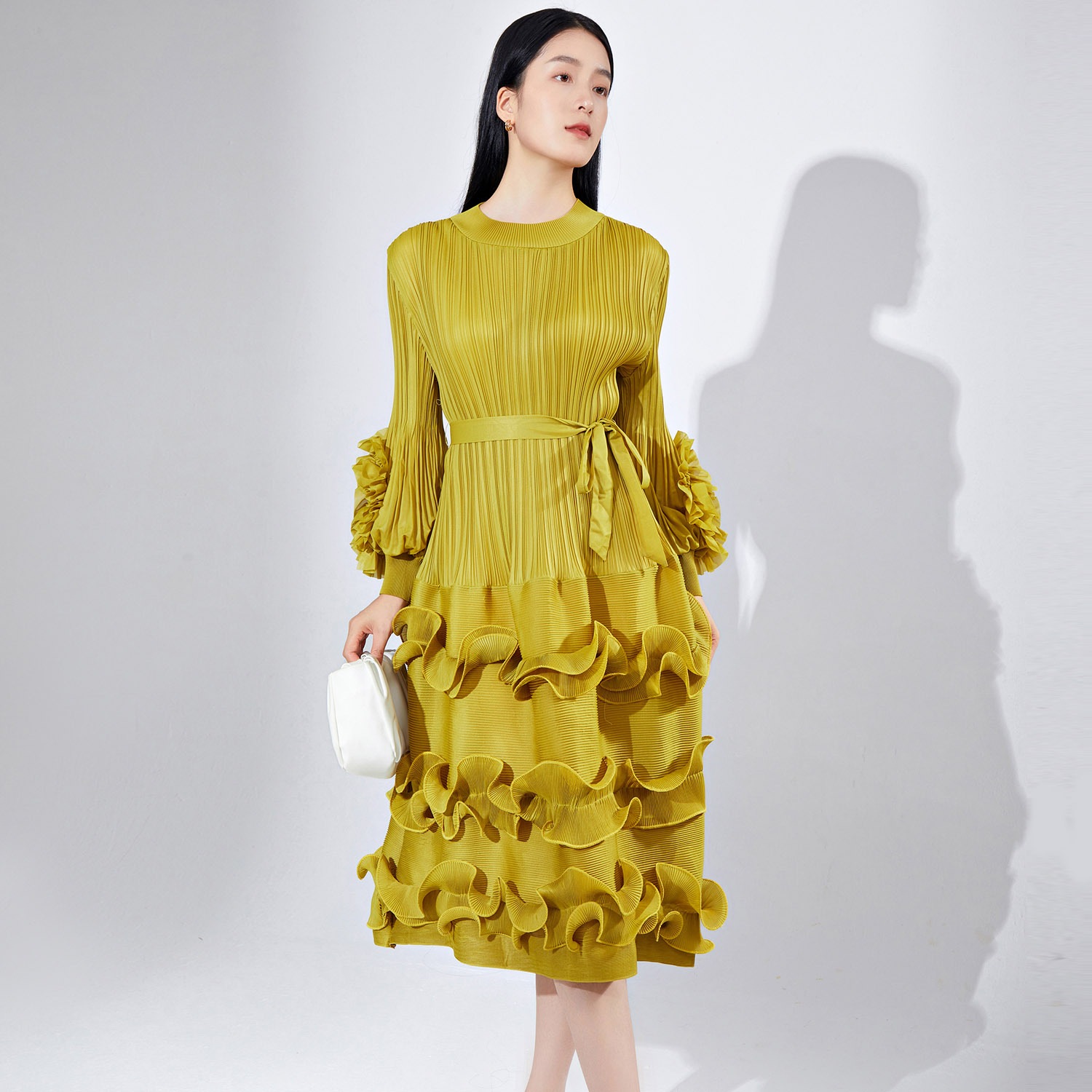 女装ワンピース女性デザイン小衆木耳元泡袖ストラップ中ロングドレススカートケーキスカート