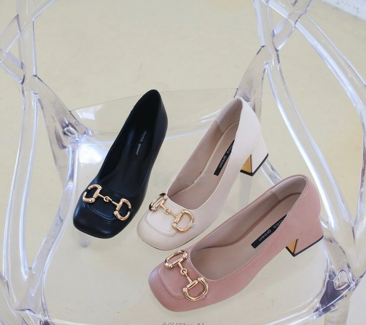 最大1300円off交換無料 ビット付スクエアトゥパンプス 04-3784