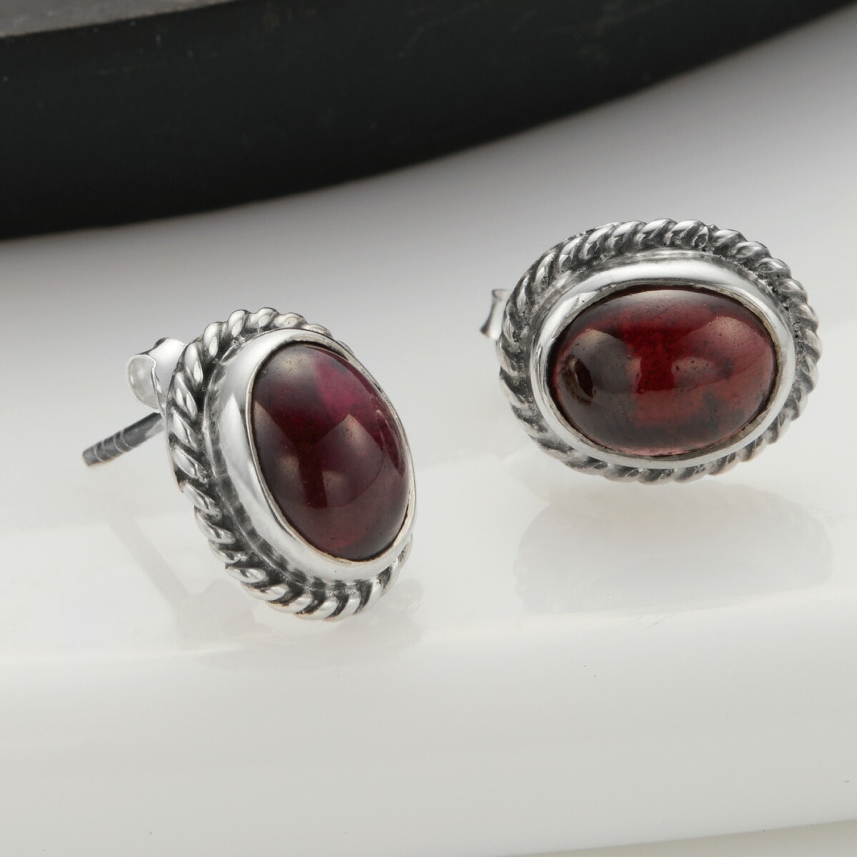 ピアス レディース 両耳用 シルバー925 ガーネット エスニック アンティーク風 楕円形