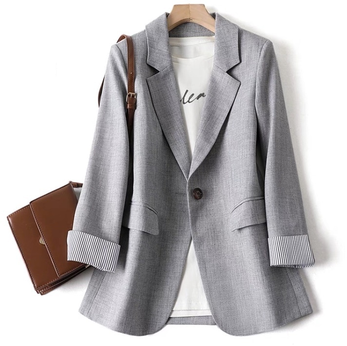 レディース ジャケット スーツ アウター 上着 ボタン きれいめ シンプル 上品 おしゃれ かっこいい レトロ メンズライク マニッシュ クール エレガント 抜け感 キュート ベーシック ナチュラル 6,052円