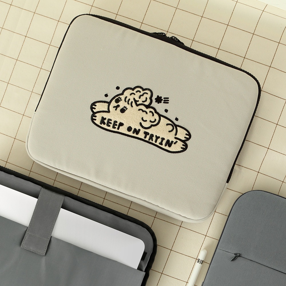 刺繍ポケットiPadノートパソコンポーチランニングチョコ