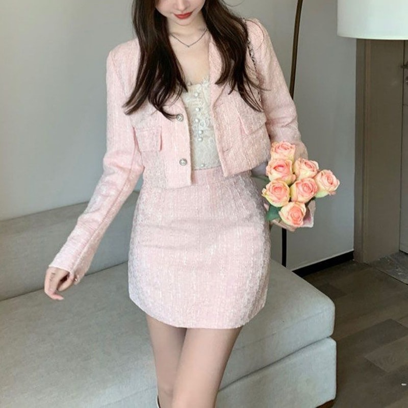 ツイードブレザースリムなボディコンスカートシックなシャネル風デザインが特徴的な韓国風のエレガントなシャネル風レディースツーピーススーツ
