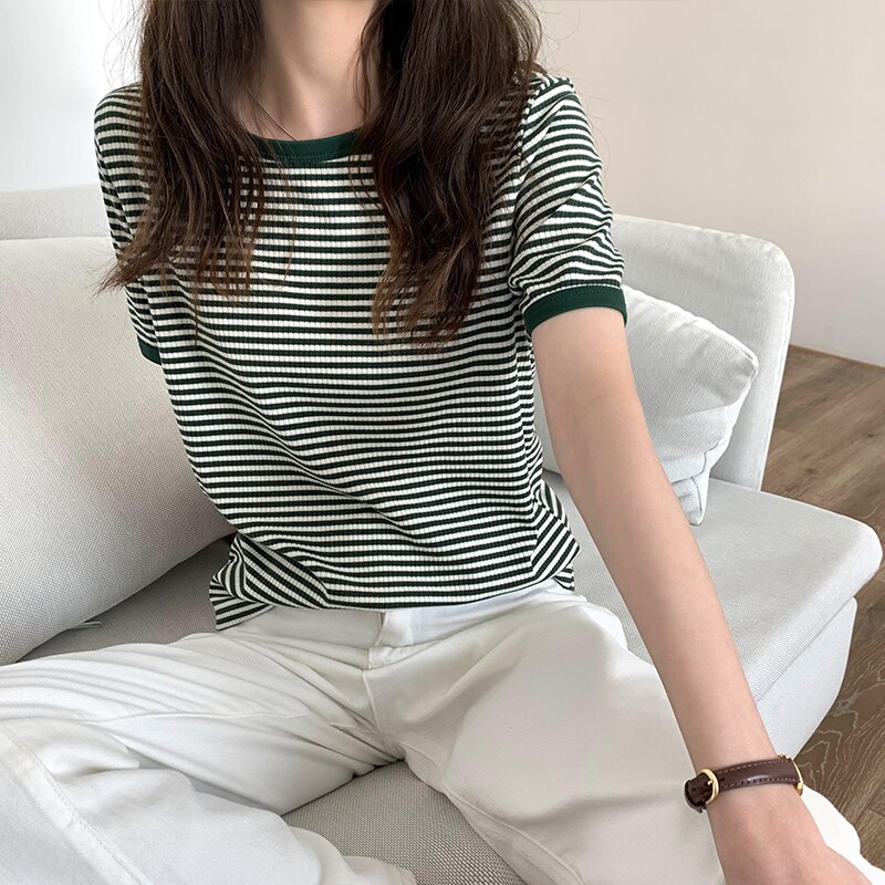 カットソー レディース トップス デート Tシャツ 半袖 ラウンドネック ボーダー ストライプ かわいい 大人可愛い きれいめ カジュアル 大人 上品 休日 オフィス 通勤 通学 着回しロングシーズン 4,572円