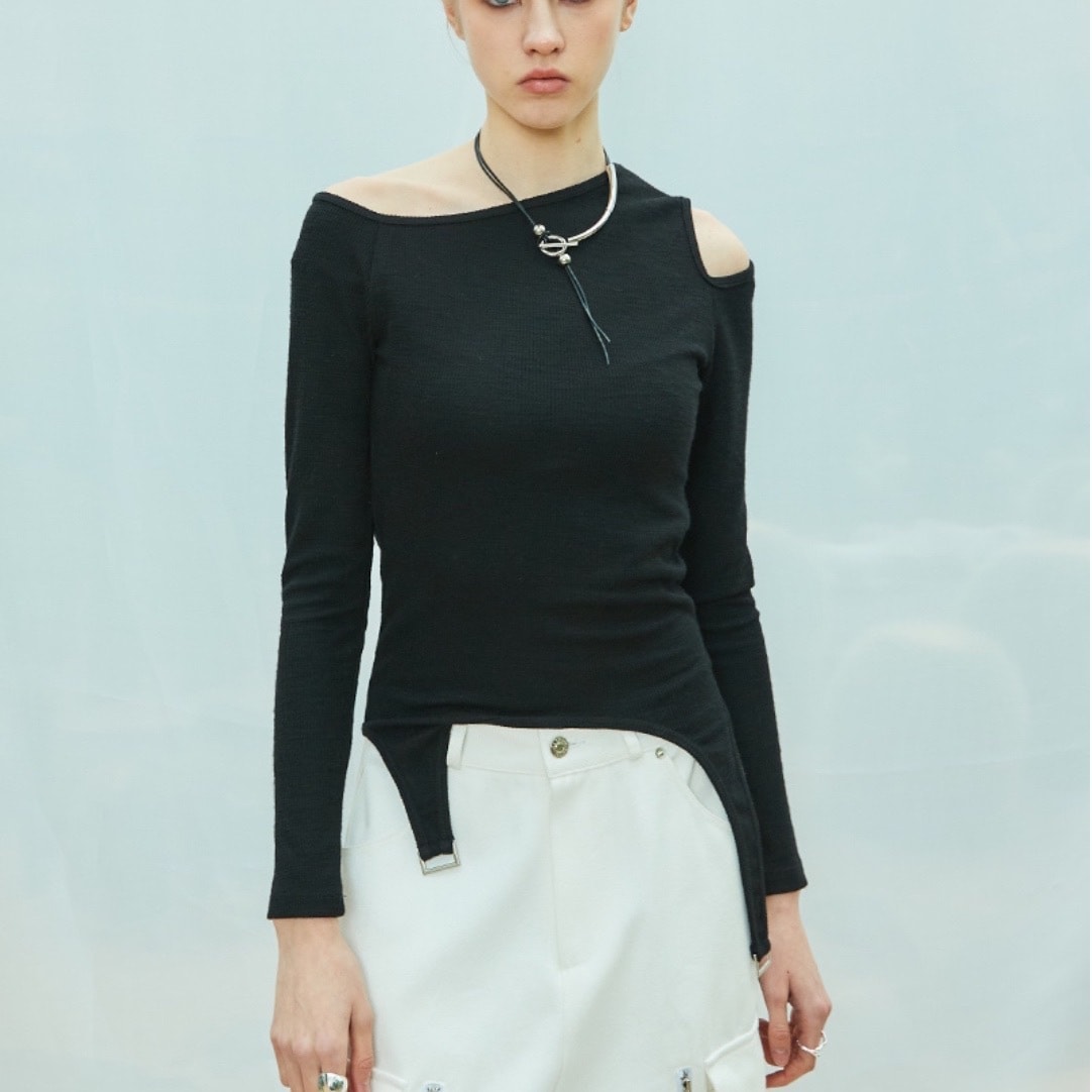 L9 UNBALANCE STRAP TOP