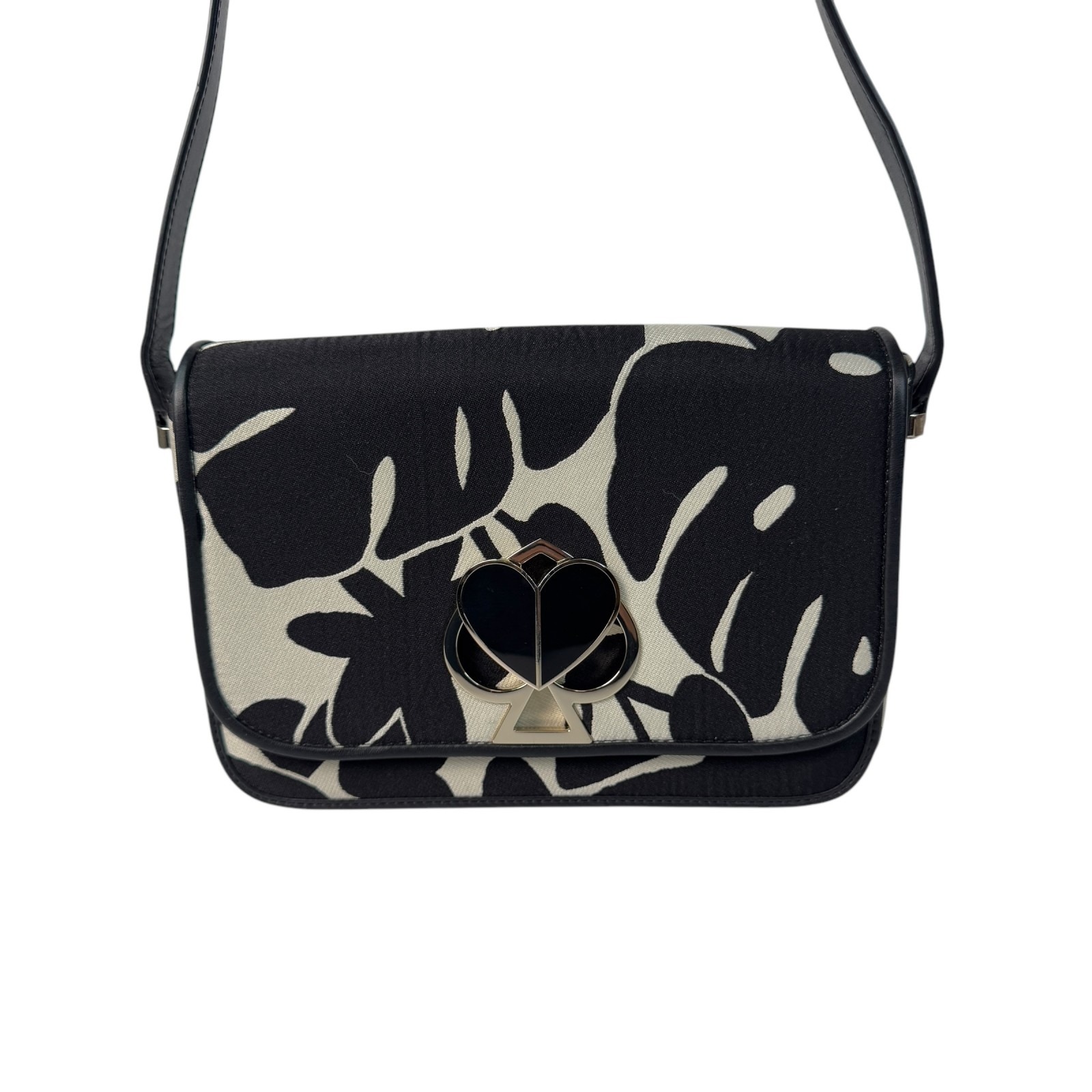 美品 ケイトスペード kate spade ニコラ ツイスト ショルダーバッグ　斜めがけ　クロスボディ レディース