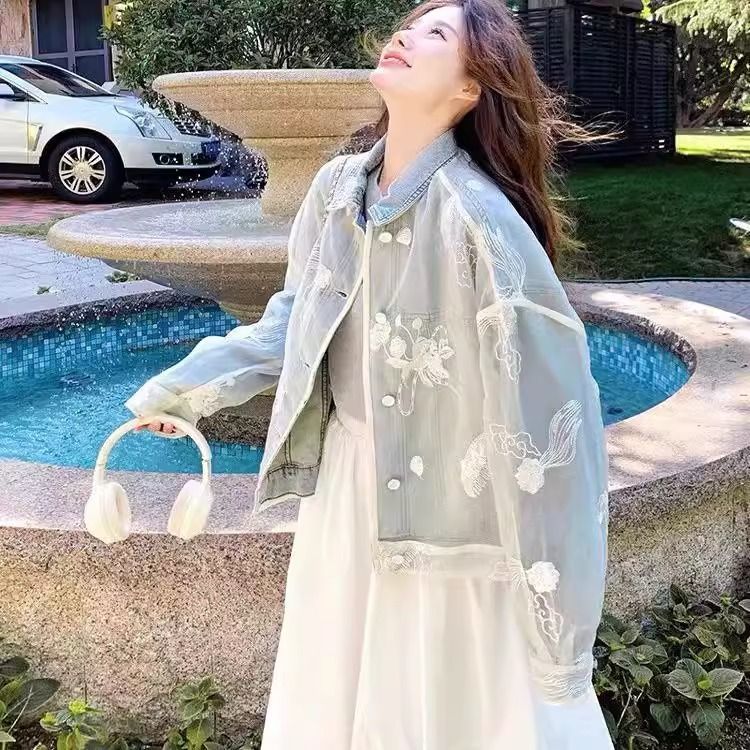 【送料無料】レース刺繍デニムコート女2025シーズン新ミニデザイン超きれいなジャケットトップスブームデニムジャケット