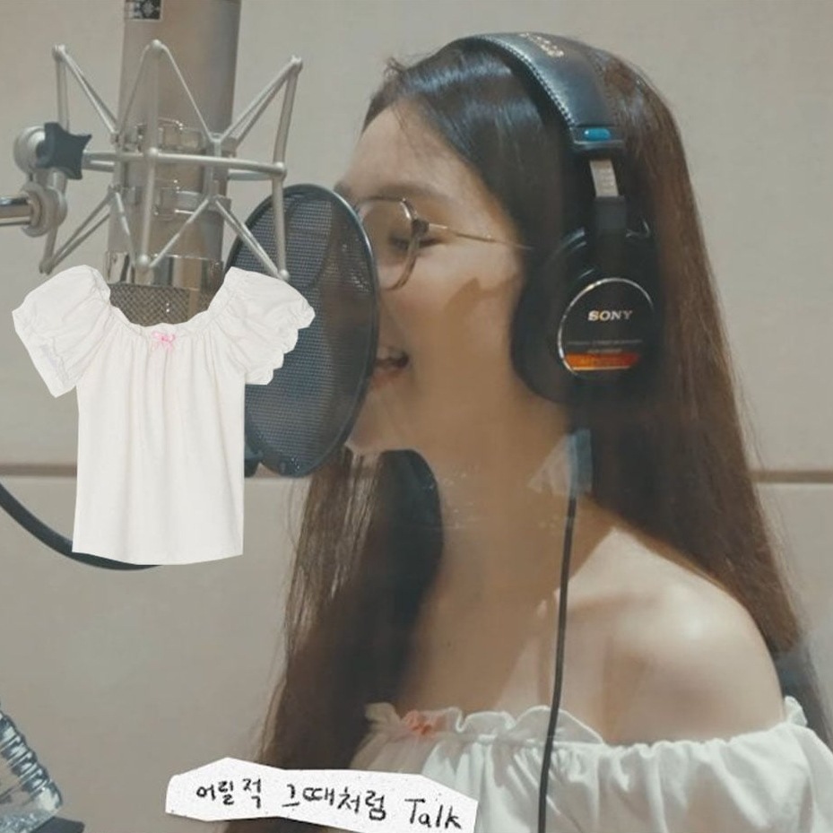 [REDVELVET IRENE/ KEP1ER YUJIN 着用!] ROSE RIBBON FRILL OFF SHOULDER T SHIRT (2COLORS)