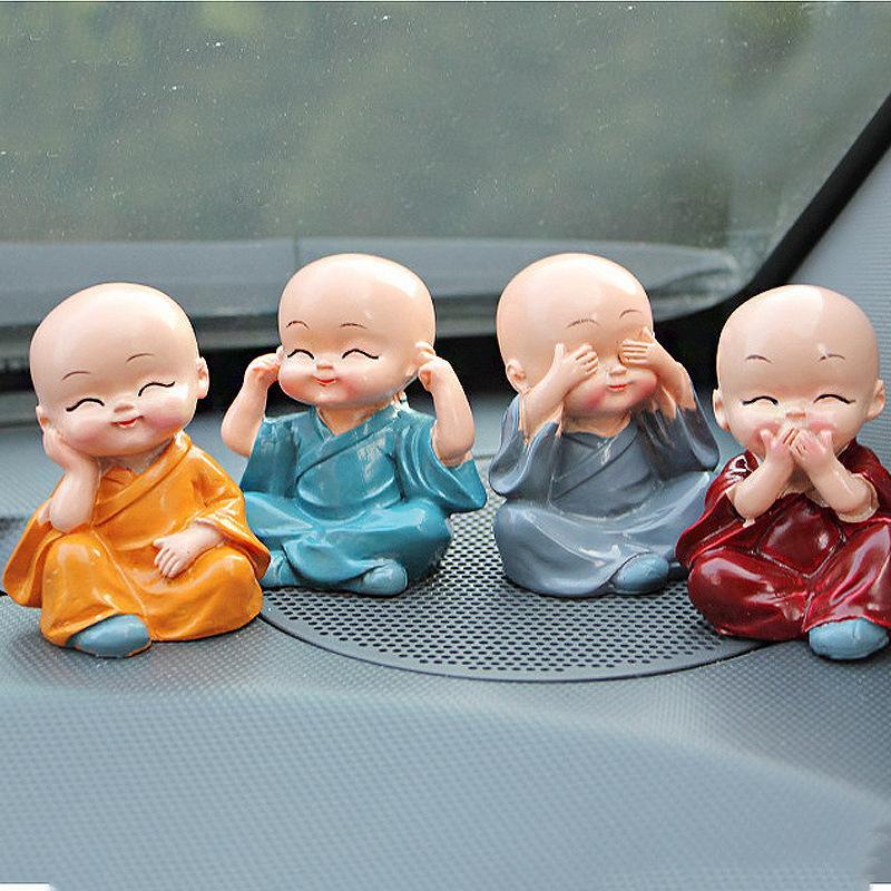 在庫限り4点入り小僧お坊さん置物家庭自動車インテリアオフィス飾り物縁起物ギフトおもちゃかわいいお誕生日祝い入職祝い記念品