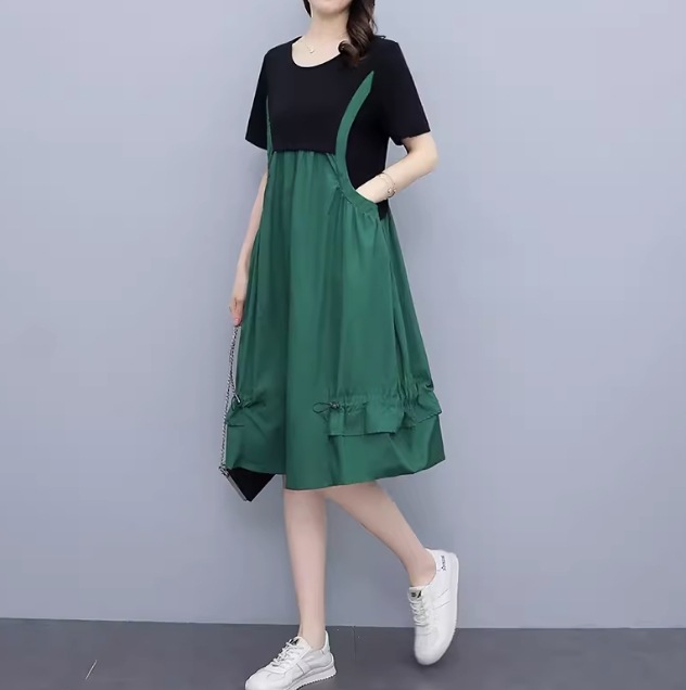 ワンピース フレア 膝丈 ミモレ 半袖 かわいい 大人可愛い きれいめ シンプル カジュアル おしゃれ かっこいい レトロ こなれ感 ラフ ルーズ 個性的 クール モード系 エレガント 主役級 存在感