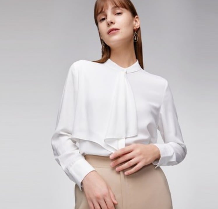 シャツ ブラウス レディース 長袖 ネクタイ 個性的 かわいい 大人可愛い きれいめ シンプル カジュアル 無地 春 秋 ママ 学生 デート お出かけ イベント ホワイト ネイビー ブラック トップス