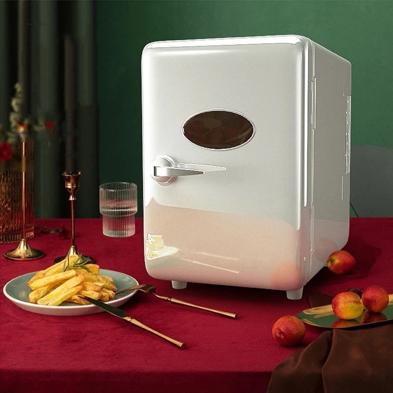 家庭用 化粧用 美容品を保存する コンパクト 220v/110v/12v ポータブル 新品小型 多機能電気冷蔵庫 保冷