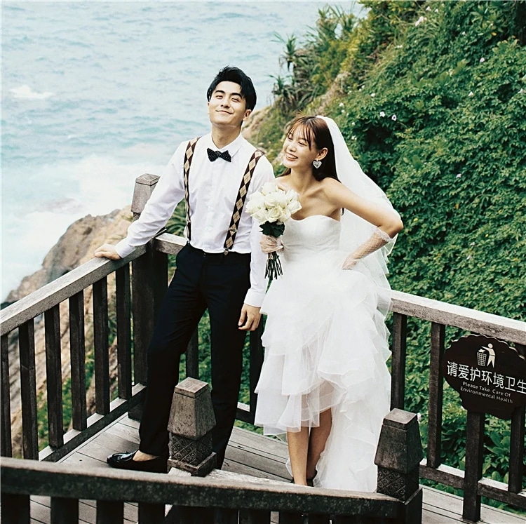 ウェディングドレス 白 パーティードレス 前が短く後ろが長い オフショル 結婚式 ドレス 袖なし 白 シンプル 無地 ワンピース 二次会 披露宴 前撮り後撮り ビーチフォト花嫁ドレス