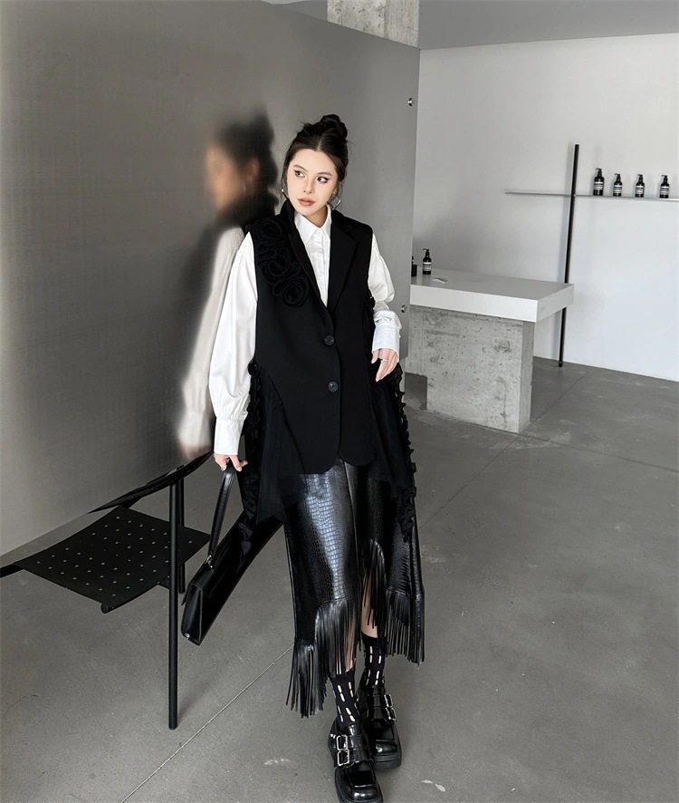 早い者勝ち 立体花 ベスト 縫付 フリンジ 2025春 スーツベスト 個性 袖なし レディース ゆったりする コート タンクトップシンプル