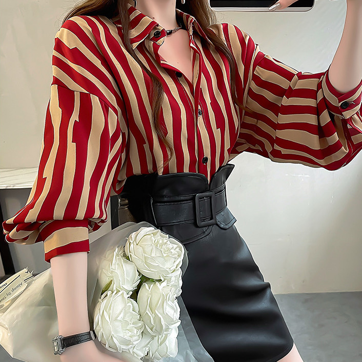 レディース トップス シャツ 羽織 前開き レギュラー丈 タックイン 裾イン 長袖 ドロップショルダー バットスリーブ 襟付き ドレープ ボタン 大人可愛い おしゃれ レトロ こなれ感 ルーズ 個性的