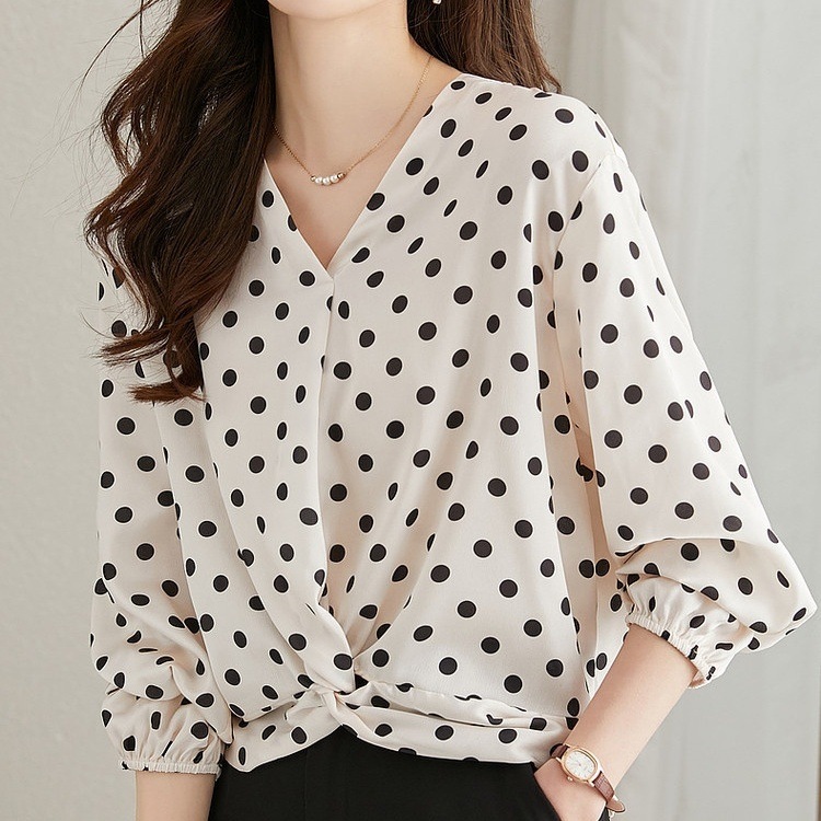 トップス シャツ 長袖 Vネック プルオーバー ミディアム丈 かわいい 大人可愛い きれいめ シンプル 上品 おしゃれ かっこいい カジュアル こなれ感 個性的 主役級 存在感 ルーズ 抜け感