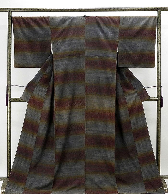 紬 未着用美品 正絹 やまかの草木染絞り 幾何模様 身丈171.5cm 裄丈67.5cm 紬 未使用