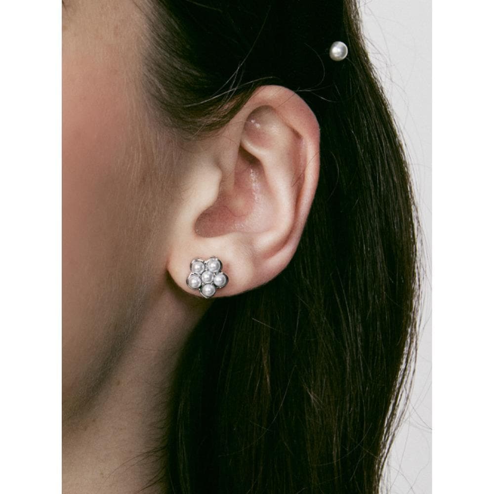 VINTAGE HOLLYWOOD Texture Pearl Flower Earrings VH249OEA