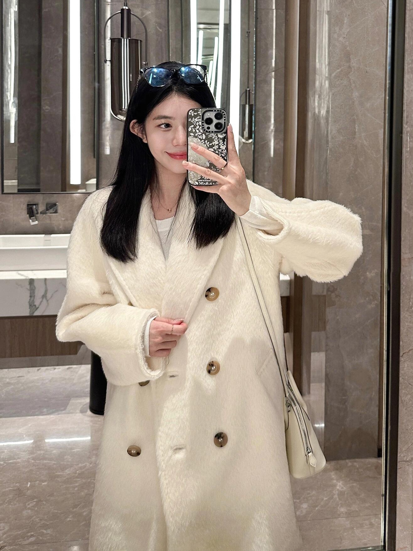 蘇力コートの女性アルバカーアルパカの毛足の長いウールの毛皮のコート