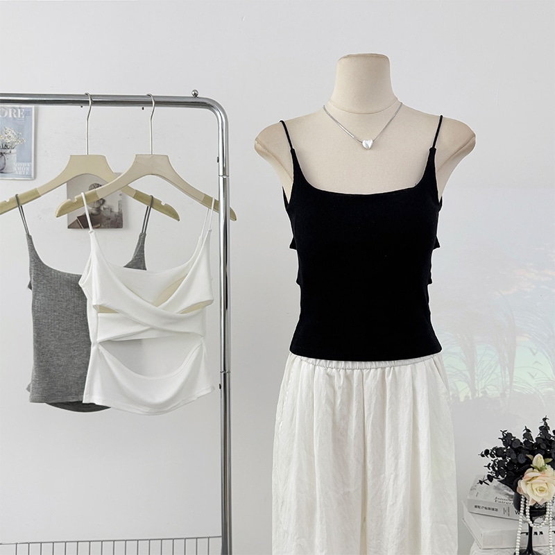 【1点ご購入 で10点プレゼントいたします】レトロ純色スレンダー着やせニットキャミソール女夏2025セクシークロススリング胸当てトップス