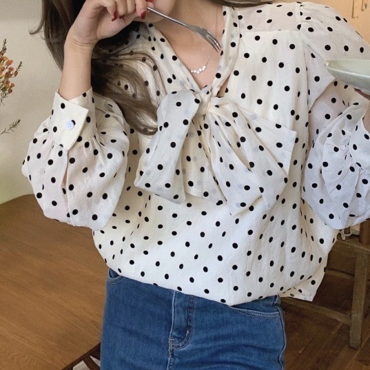 ２色 レトロ風 シャツ ブラウス 春夏 かわいい きれいめ カジュアル オーバーサイズ ゆったり ロング 七分袖 長袖 ボリューム袖 パフスリーブ ぽわん袖 ボウタイ フレア セミフレア 裾イン シフ