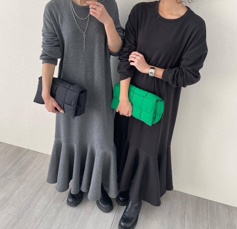 ロングワンピース スウェットワンピース マーメイド おしゃれ 美ライン 黒 グレー韓国 レディース オルチャン ロング丈 フレアスカート アンクル丈 袖あり 長袖 クルーネック 襟なし