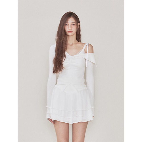 Qoo10 Not your rose clara top blac Tシャツ・