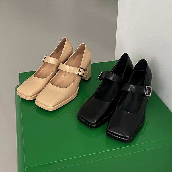 パンプス スクエアトゥ ストーム フロントストラップ チャンキーヒール 太ヒール 黒 ベージュ 9,480円