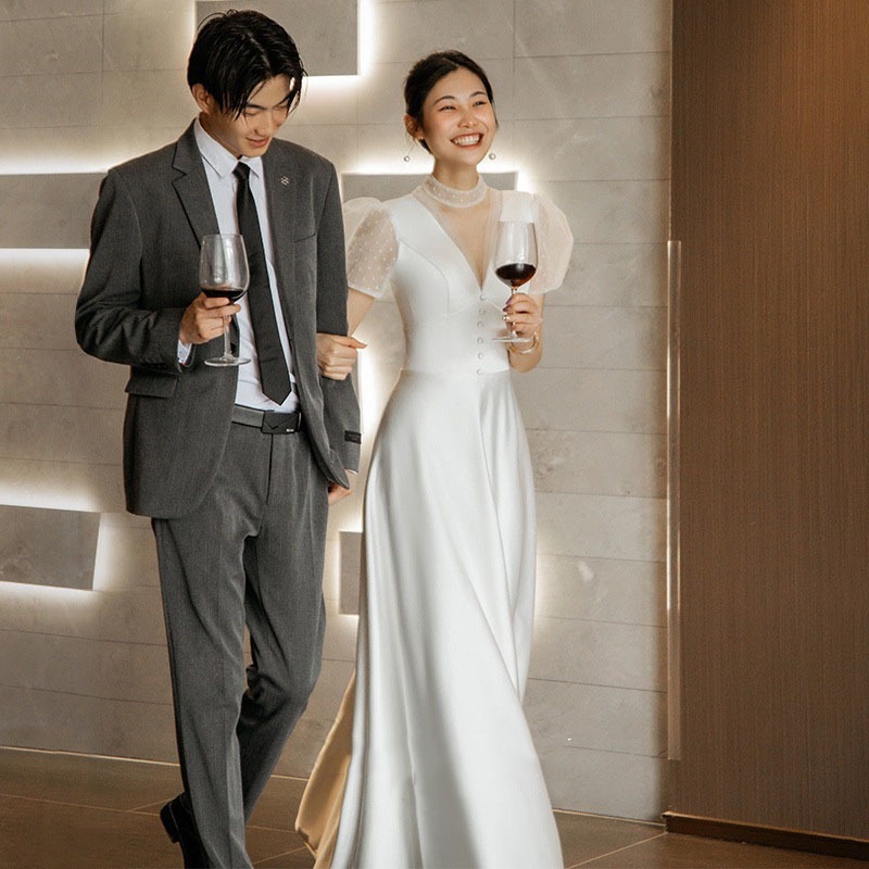 おとぎ話のウェディングドレス2025夏のパフスリーブシンなスリムサテン花嫁ウェルカムドレス