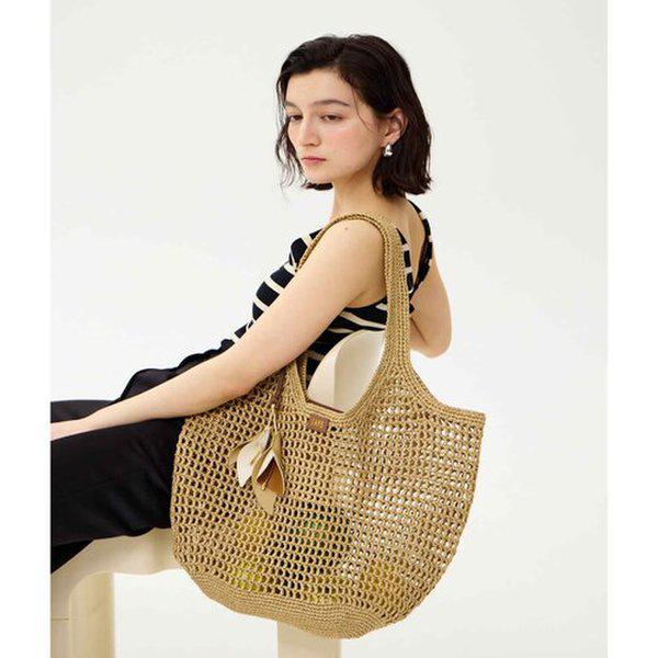 DCBA6E580I2 [MISTY FLOWER RAFFIA] ベージュラフィアねじりメッシュショルダーバッグ L