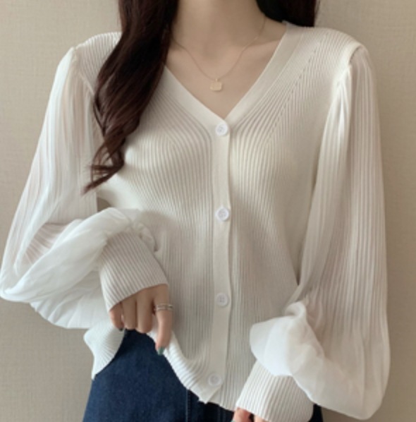 トップス デート シャツ ブラウス カットソー 袖あり 長袖 Vネック プリーツ かわいい 大人可愛い きれいめ シンプル カジュアル 大人 上品 おしゃれ お洒落 主役級 存在感 春 秋 10代