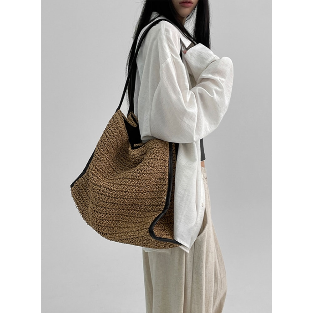 ブラックアップ セントバー スクエア ラタン ショルダーバッグ モデル名