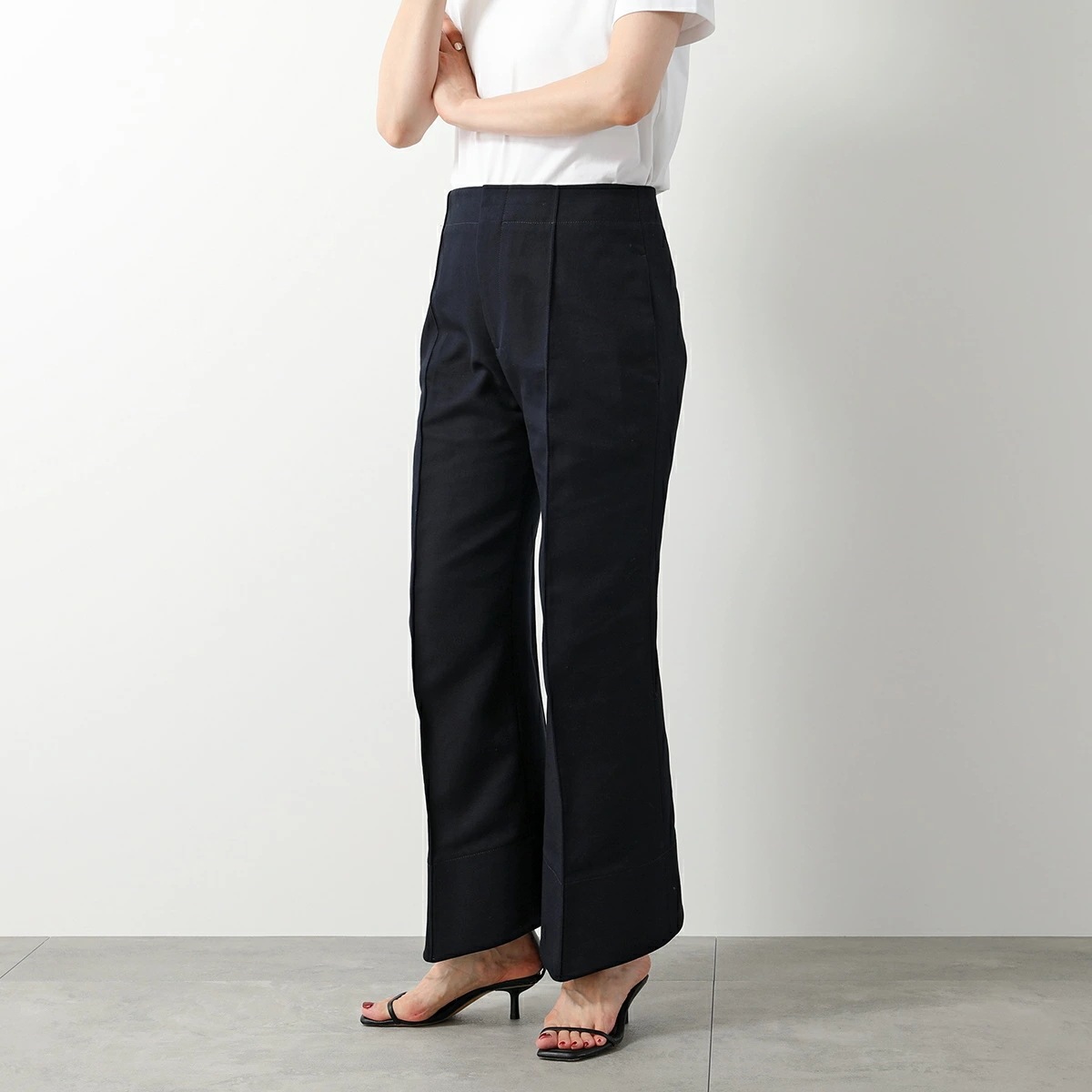 BOTTEGA VENETA ボッテガヴェネタ パンツ 708515 V0BT0 レディース カーブシェイプ コットン キャンバス クロップド丈 センタープレス 4020