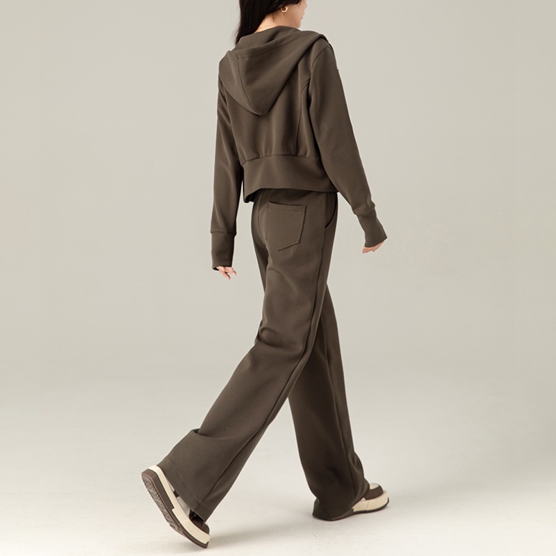 Yifei ダークブラウンスポーツスタイルスーツ女性 2024 秋痩身スウェットシャツワイドレッグパンツ 2 点セット
