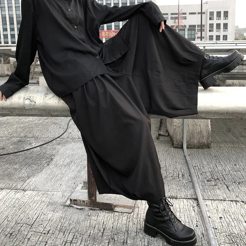 パンツ レディース ロング ストレート ワイド ポケット ウエストゴム 伸縮性 モード系 クール シンプル ゆったり モダン ルーズ おしゃれ かっこいい お出かけ イベント 黒 無地 フリーサイズ