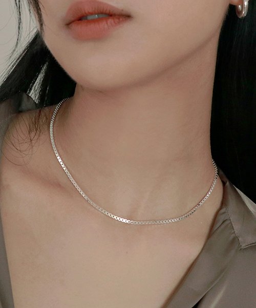 LESS IS MORE シルバー ボックス ネックレス