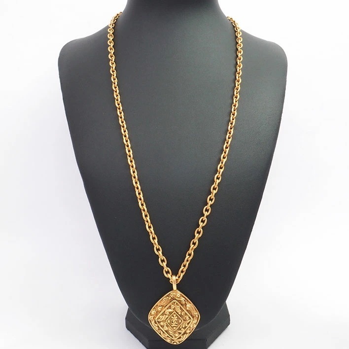 シャネル ココマーク ひし形 ロングチェーン ゴールドカラー 【ペンダント】